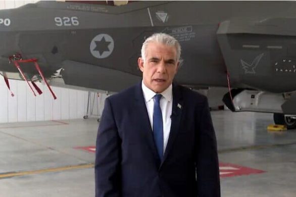 A côté d'un F-35, Lapid avertit l'Iran : "Ne nous testez pas"