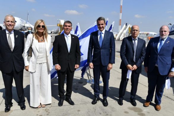 Le Premier ministre grec arrive en Israël pour discuter de la reprise des échanges touristiques