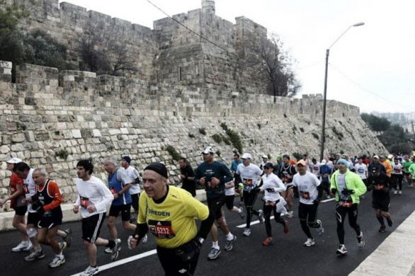 Des dizaines de milliers d'Israéliens participent au 12e marathon de Jérusalem