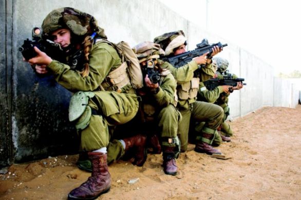12 femmes passent les tests de dépistage de Tsahal pour l'unité de combat d'élite Yahalom