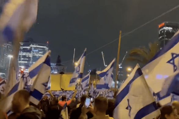 20 000 personnes favorables au texte gouvernemental ont manifesté à Tel Aviv