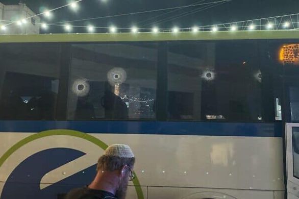 Des Palestiniens ouvrent le feu sur un bus israélien, aucun blessé
