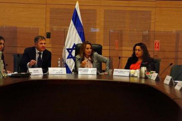 Une commission de la Knesset vote la réouverture des piscines et gymnases contre la décision de Netanyahou
