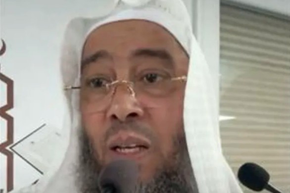 Le drapeau français, "satanique", "n'a aucune valeur auprès d'Allah" : l'imam Mahjoubi évoque une incompréhension