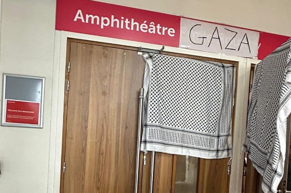 Des étudiants de Sciences Po Paris bloquent l'accès en soutien à Gaza