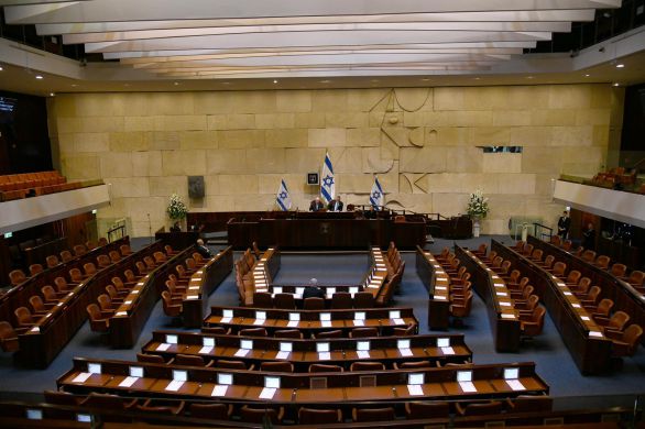 Knesset vide, démocratie pleine