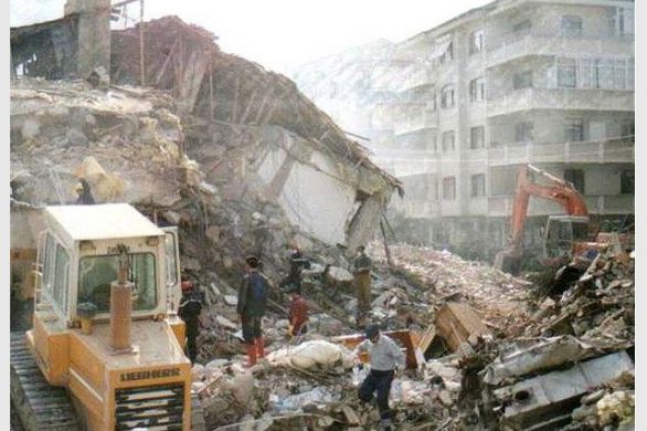 Un séisme frappe Izmir dans l'ouest de la Turquie