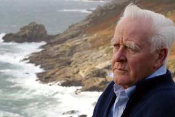 L'écrivain John Le Carré, maître du roman d'espionnage, est décédé à l'âge de 89 ans