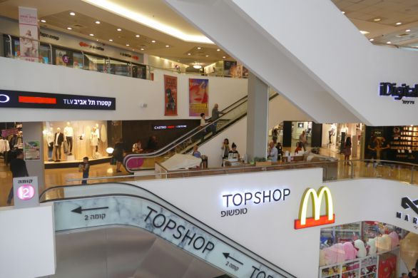 Les centres commerciaux israéliens préviennent qu'ils ne fermeront pas suites aux nouvelles restrictions