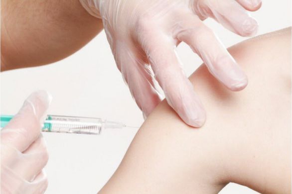 AstraZeneca pourrait produire un vaccin efficace contre les variants d'ici octobre