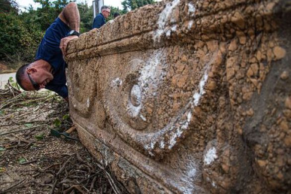 2 sarcophages vieux de 1 800 ans découverts dans le parc de Ramat Gan