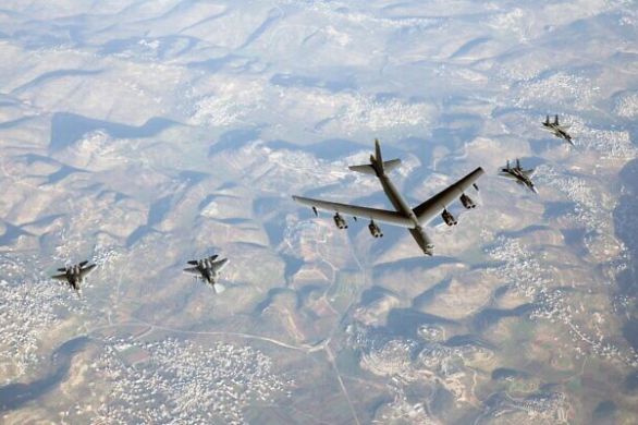 Des avions israéliens escortent des B-52 américains, démonstration de force adressée à l'Iran