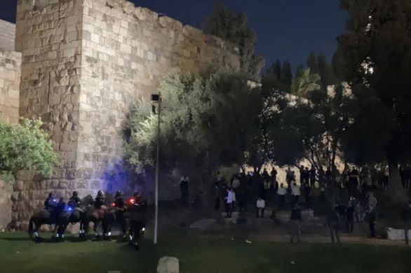 Des dizaines de manifestants blessés suite à des affrontements entre juifs et arabes à Jérusalem
