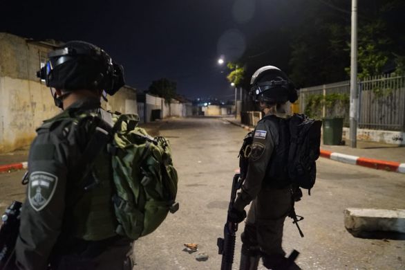 Un soldat israélien grièvement blessé à Jaffa, une synagogue à Lod incendiée