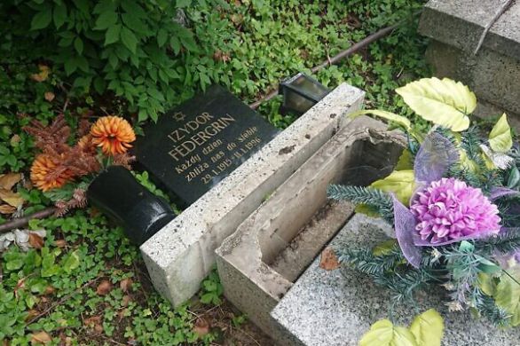 67 tombes vandalisées dans un cimetière juif à Bielsko-Biala en Pologne