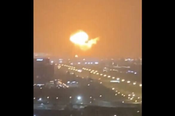 Le principal port de Dubaï secoué par une explosion, incendie maîtrisé