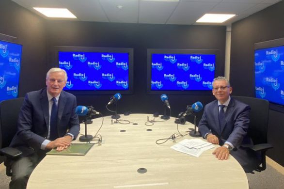 Michel Barnier au Forum Radio J : le candidat à l’investiture LR rejette tout compromis avec Eric Zemmour