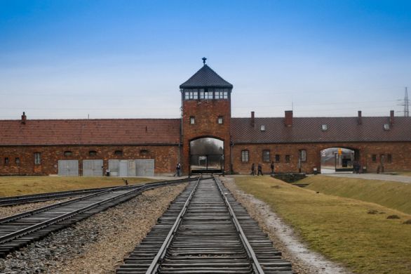 Des graffiti découverts antisémites à Auschwitz