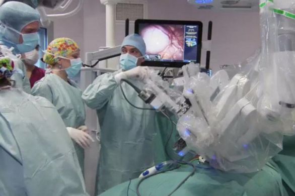 Une première en Israël: une mastectomie entièrement réalisée par un robot
