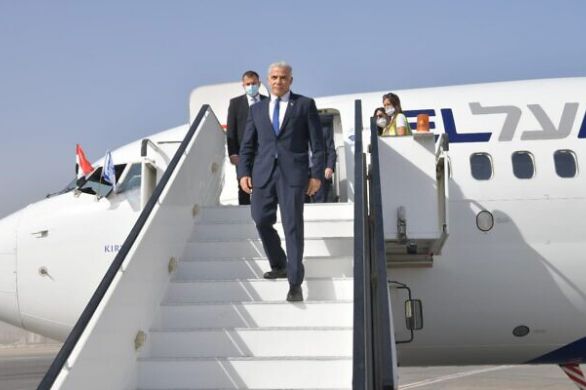 Yaïr Lapid arrive au Caire pour rencontrer le président al-Sissi et son homologue égyptien