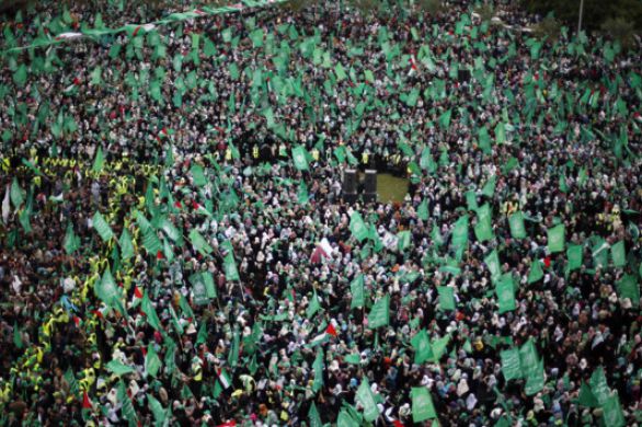 Marche des Gazaouis pour célébrer les 34 ans du Hamas