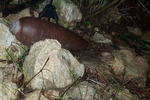 Un obus de mortier de la période du Mandat britannique découvert dans une forêt près de Jérusalem