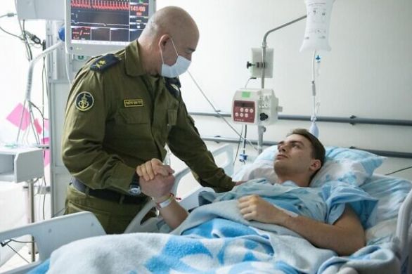 Le seul survivant du crash de l'hélicoptère en Israël raconte ses tentatives de sauvetage des pilotes en mer