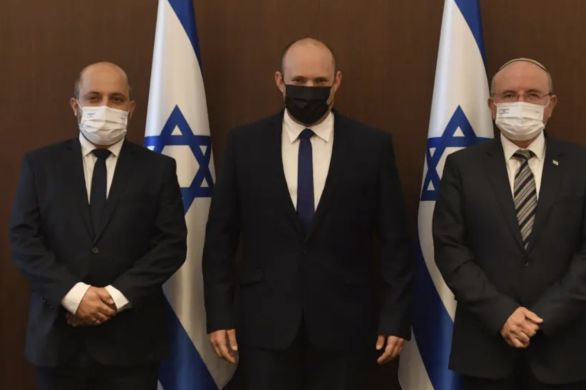 Le chef de la sécurité Eyal Hulata et le ministre Ze'ev Elkin testés positifs au coronavirus