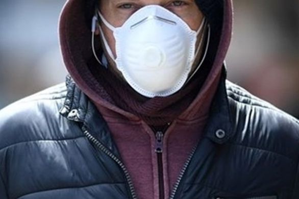 Un arrêté préfectoral impose de nouveau le masque à l'extérieur à Paris
