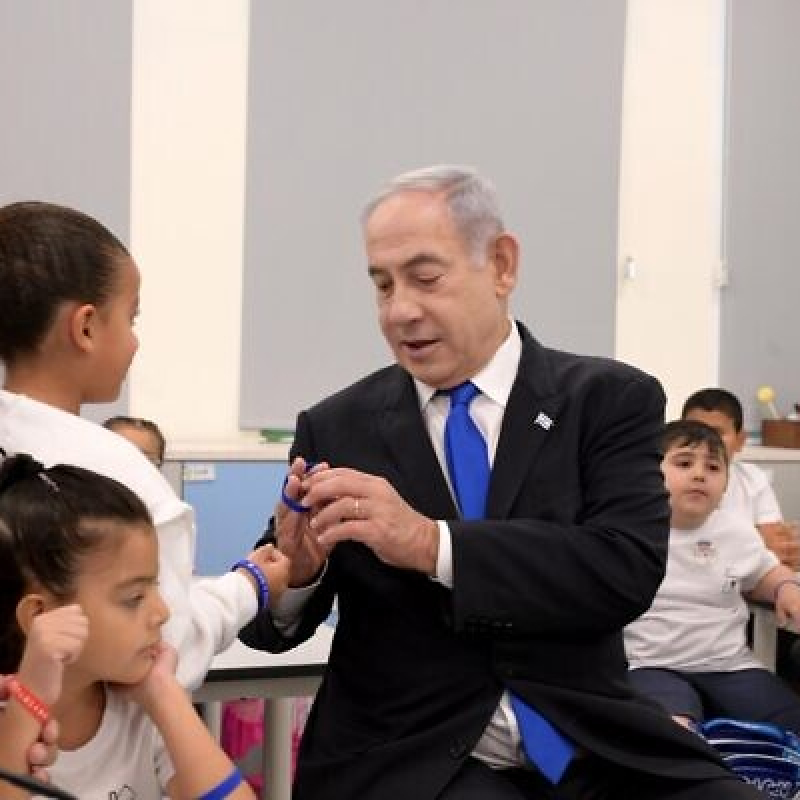 Le Premier ministre, Benyamin Netanyahou dans une salle de classe en Israël - Avi Ohayon/GPO